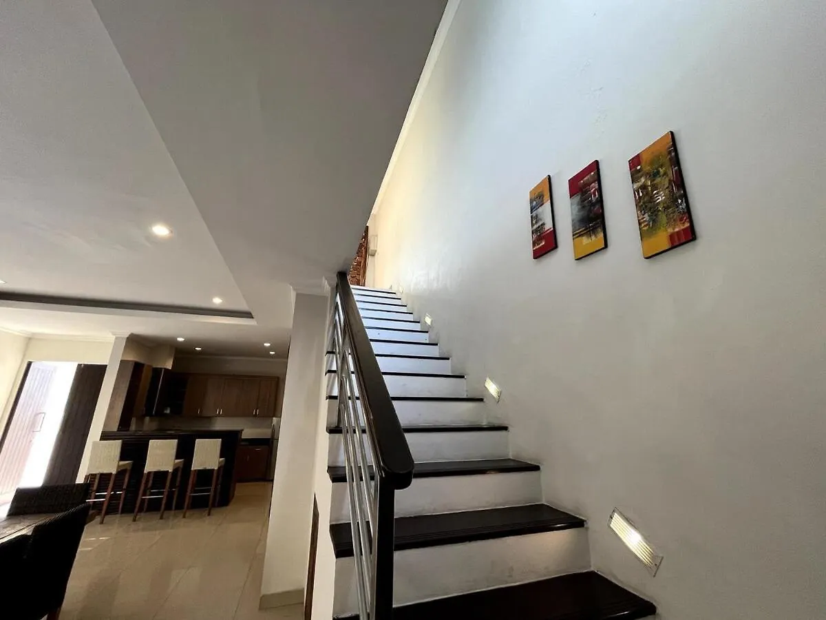 White Lotus Villa By Miel Property 塞米亚克