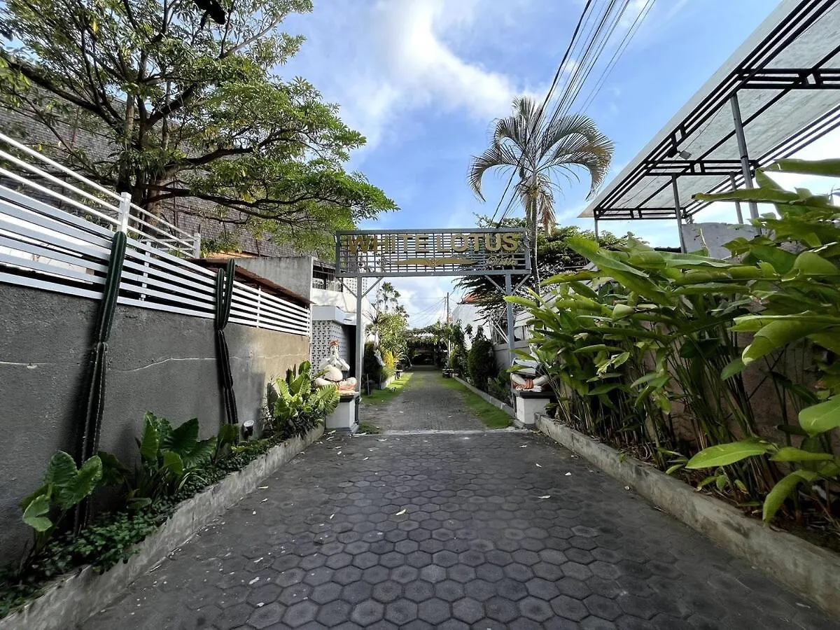 White Lotus Villa By Miel Property 塞米亚克 0*,  印尼